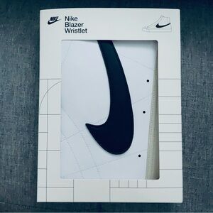 NIKE Wristlet